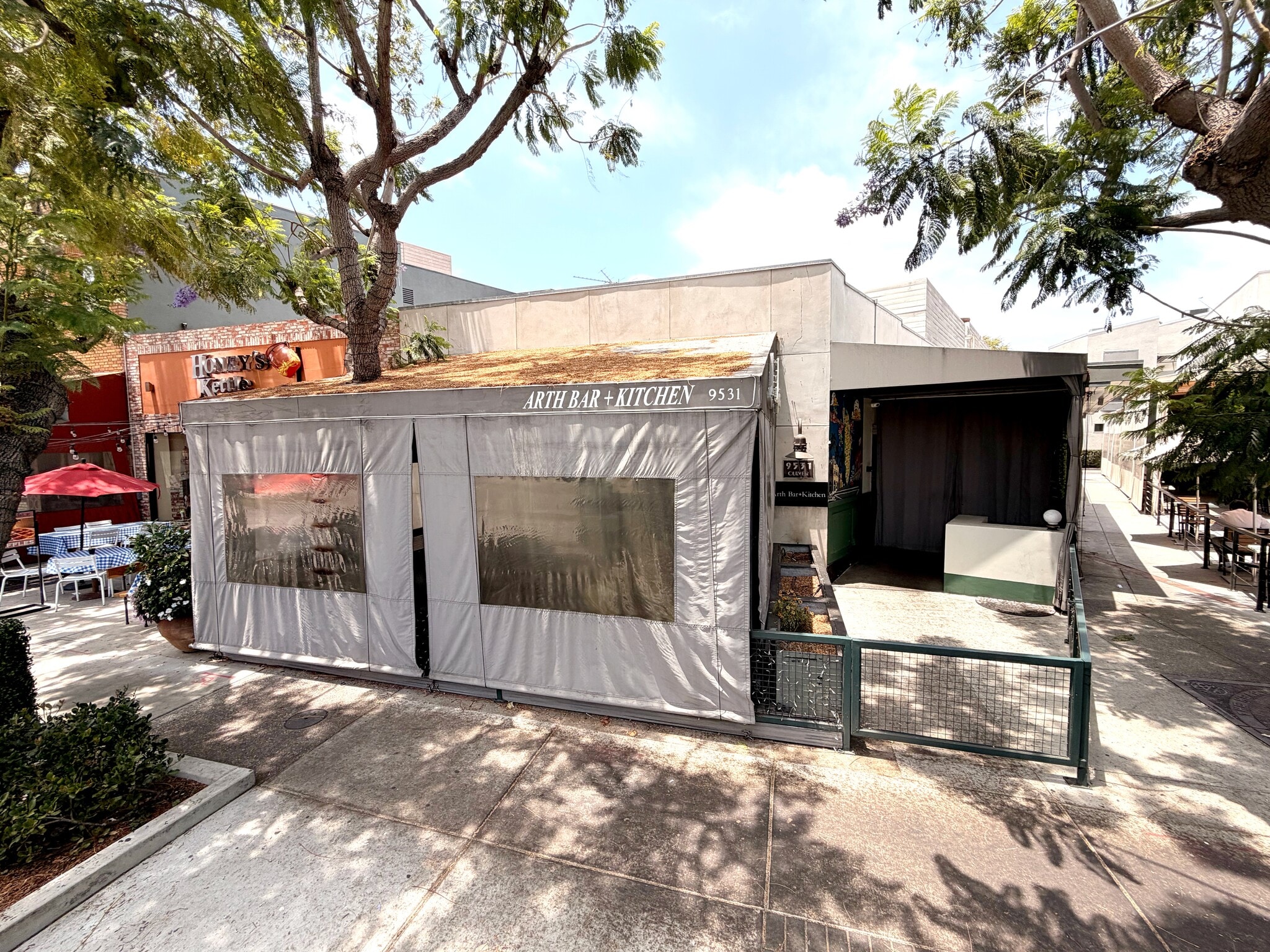 9531 Culver Blvd, Culver City, CA for lease Interior Photo- Image 1 of 7