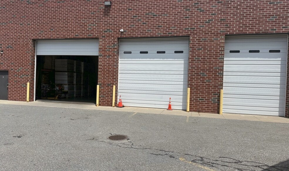 1835 New Hwy, Farmingdale, NY for sale - Building Photo - Image 2 of 7