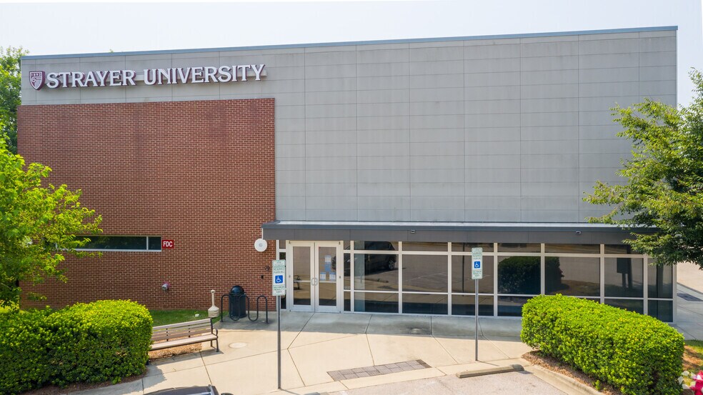 3421 Olympia Dr, Raleigh, NC à louer - Photo du bâtiment - Image 3 de 8