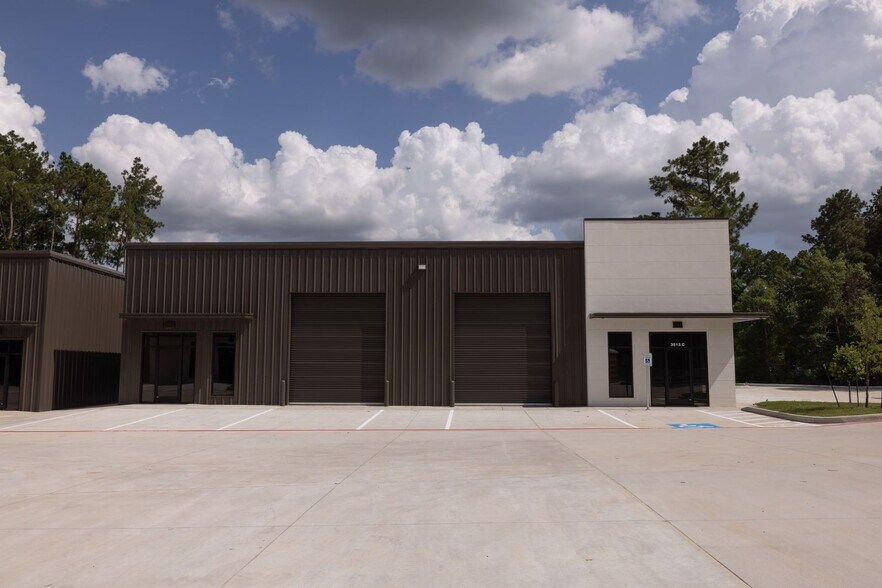 3513 N Loop 336 W, Conroe, TX à vendre - Photo du bâtiment - Image 1 de 10