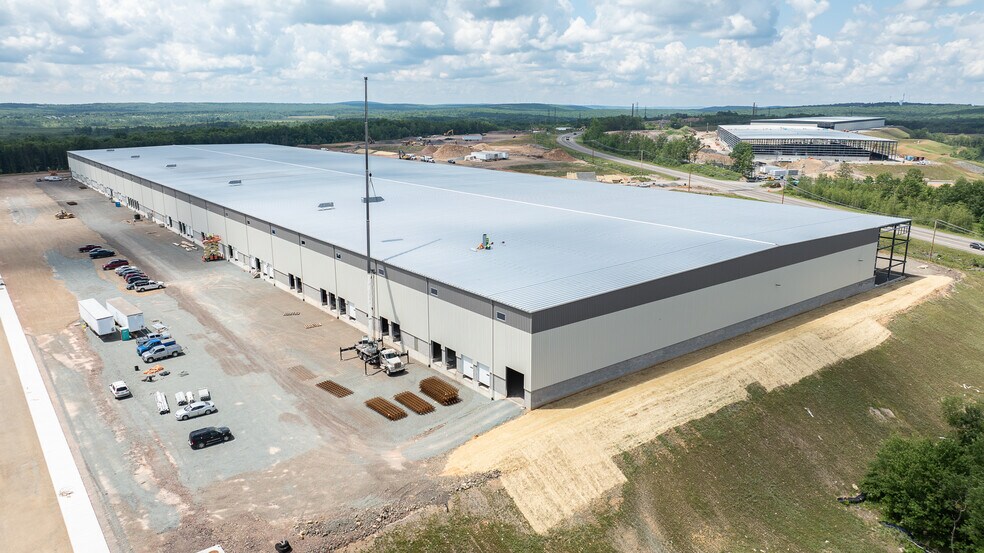 125 Crossroads Blvd S, Hazleton, PA à louer - Photo du bâtiment - Image 3 de 7