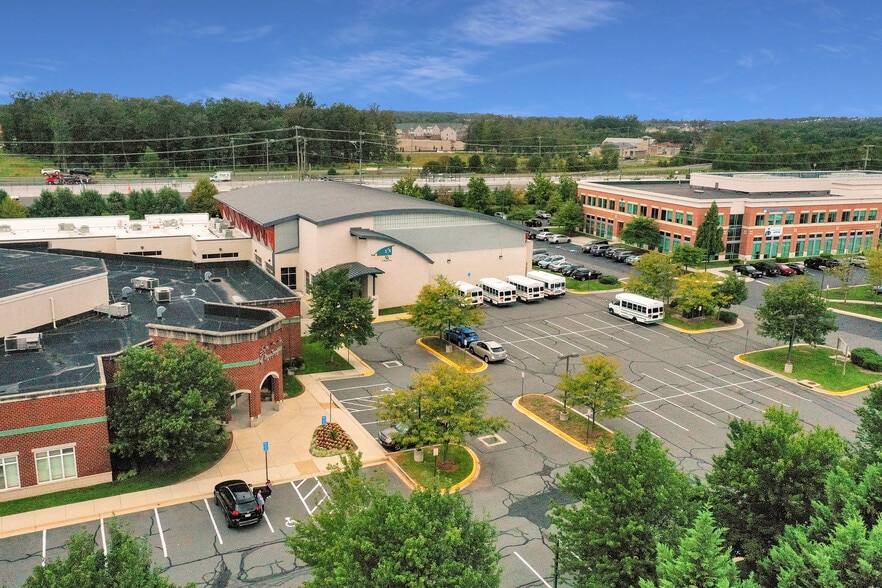 43629 Greenway Corporate Dr, Ashburn, VA for lease - Building Photo - Image 3 of 13