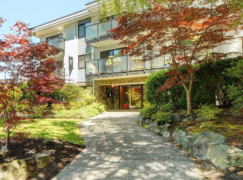 250 Gorge Rd W, Saanich, BC for sale - Building Photo - Image 2 of 9