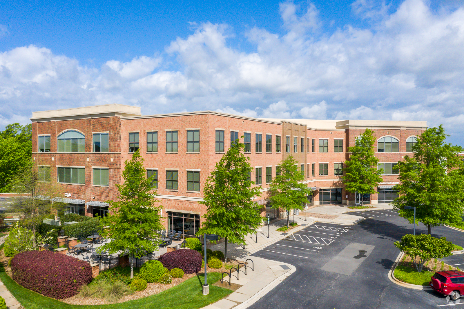 130 Harbour Place Dr, Davidson, NC for lease Primary Photo- Image 1 of 5