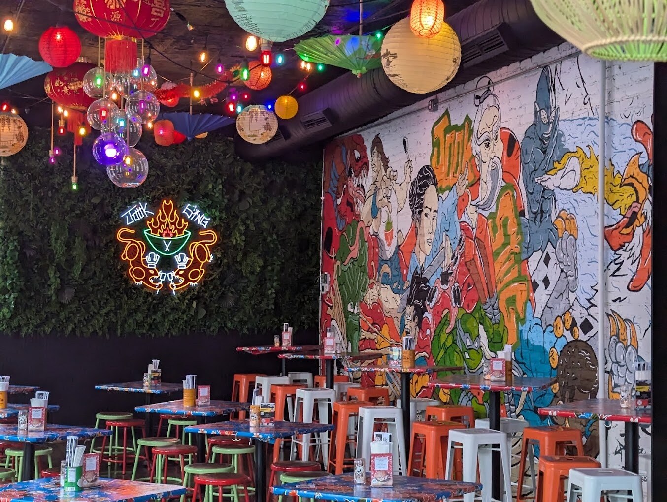 1329 W Chicago Ave, Chicago, IL for sale Interior Photo- Image 1 of 8