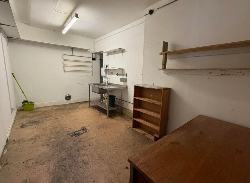 18 Shropshire St, Market Drayton for lease - Building Photo - Image 3 of 4