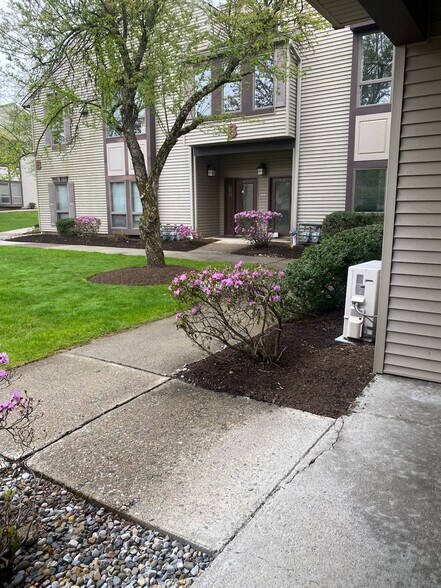 150 River Rd, Montville, NJ à louer - Photo du bâtiment - Image 3 de 9