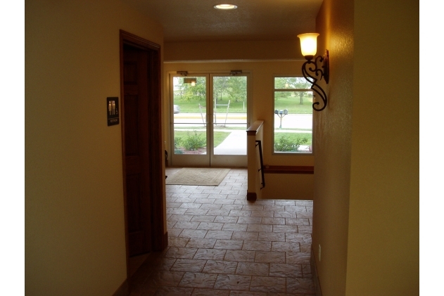 1519 E Washington St, West Bend, WI for lease - Interior Photo - Image 3 of 8