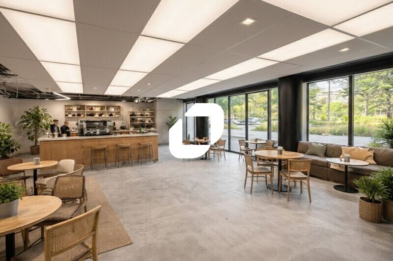 Retail in Lyon for lease Building Photo- Image 1 of 15