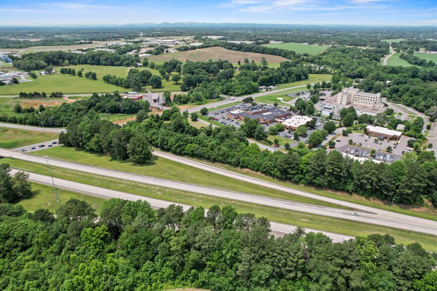 122 Sherlock Dr, Statesville, NC for sale - Building Photo - Image 3 of 16