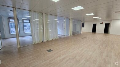 Calle de Orense, 26, Madrid, Madrid for lease Interior Photo- Image 1 of 24