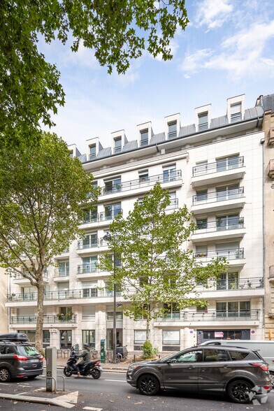 9/11 avenue Ledru-Rollin, Paris à louer - Photo du bâtiment - Image 2 de 2