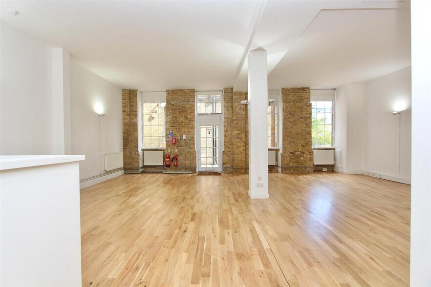 Carysfort Rd, Londres à louer - Photo du bâtiment - Image 2 de 14