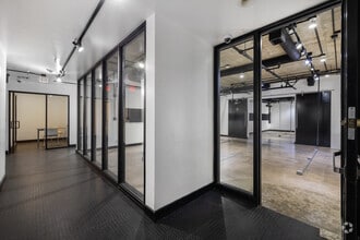 464 N Fairfax Ave, Los Angeles, CA for lease Interior Photo- Image 1 of 6
