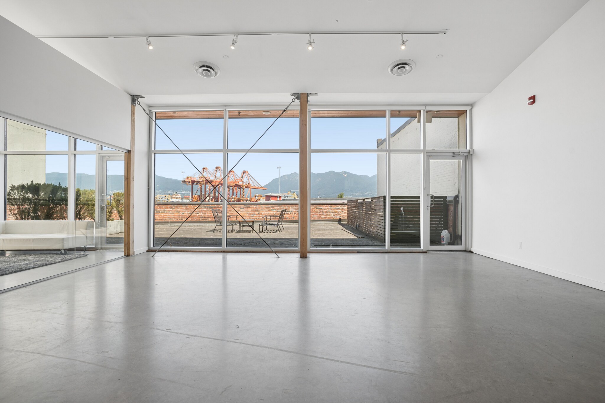 339 Railway St, Vancouver, BC for lease Interior Photo- Image 1 of 5