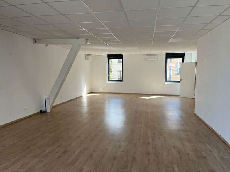 Bureau dans Villeurbanne à louer - Photo intérieure - Image 2 de 5