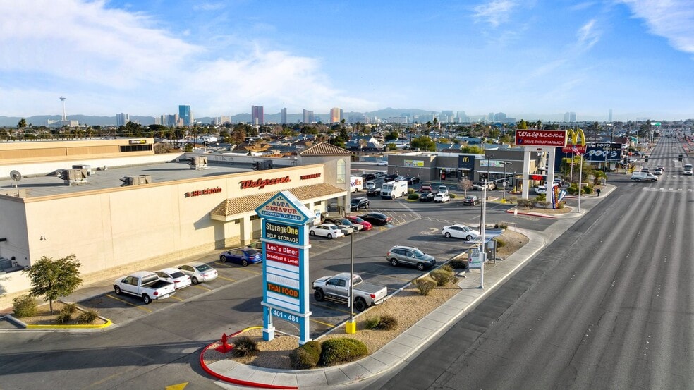 401-481 S Decatur Blvd, Las Vegas, NV à louer - Photo du bâtiment - Image 2 de 3