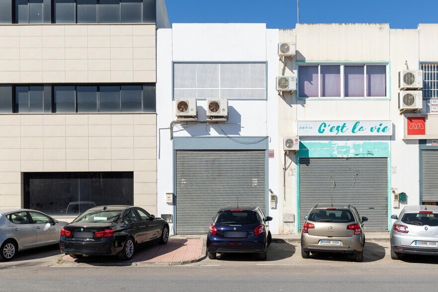 Commerce de détail dans Peligros à vendre - Photo du bâtiment - Image 1 de 28