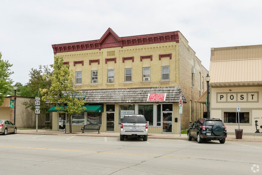 126-130 S Main St, Mayville, WI à louer - Photo principale - Image 1 de 3