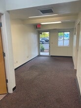 301 SW 4th St, Corvallis, OR for lease Interior Photo- Image 2 of 9