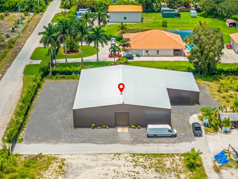 5601 SW 210th Ter, Southwest Ranches, FL for lease - Building Photo - Image 2 of 4