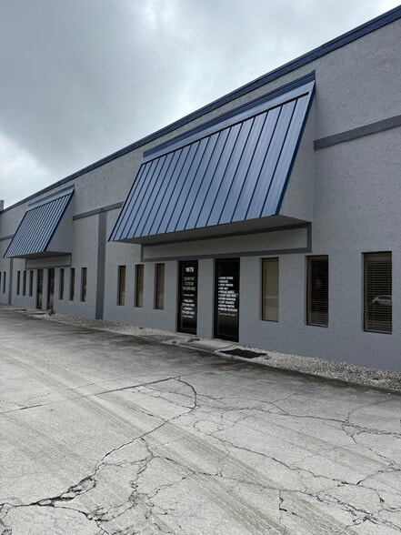 1620-1646 SE Village Green Dr, Port, Port Saint Lucie, FL for lease - Building Photo - Image 2 of 10