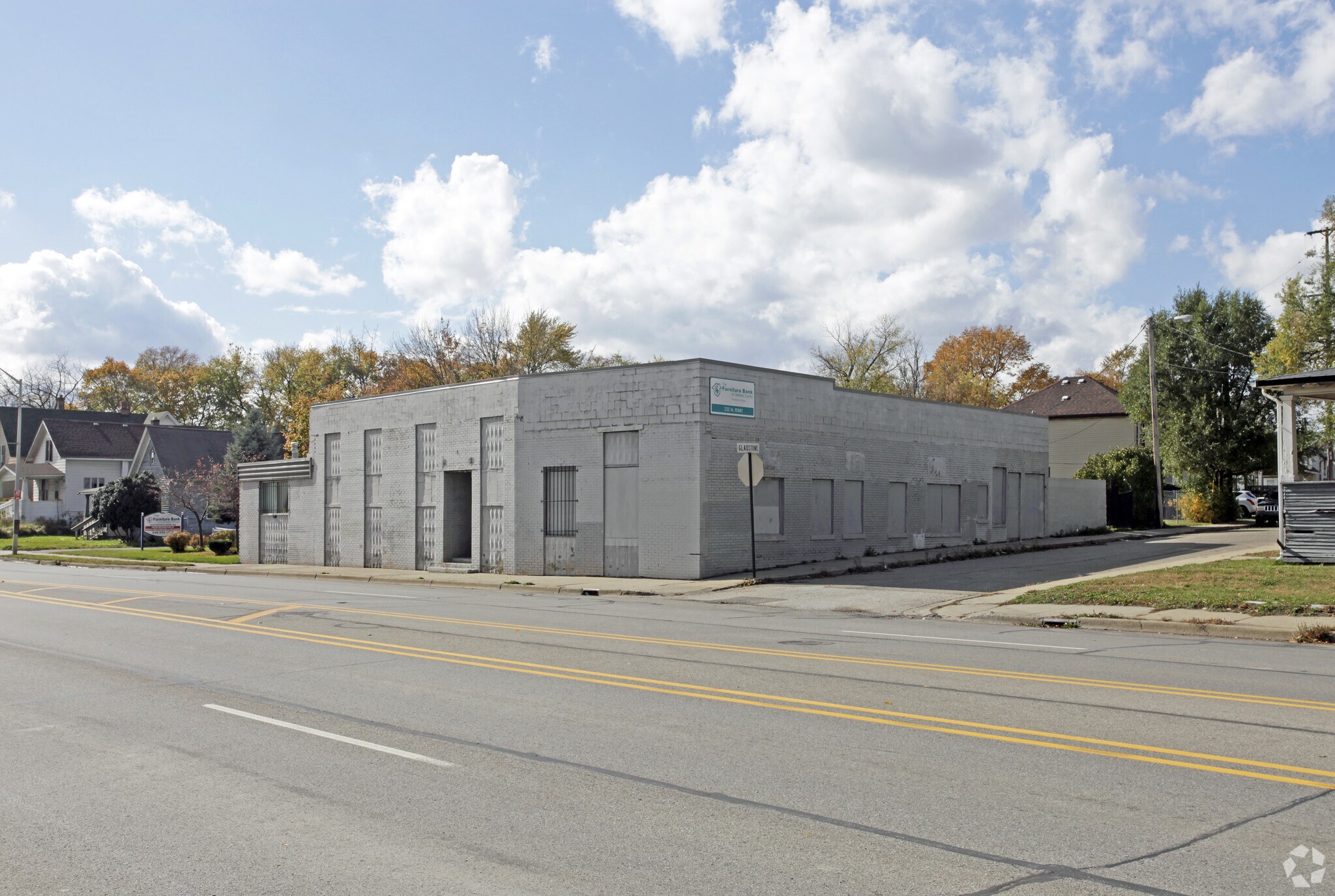 333 N Perry St, Pontiac, MI à vendre Photo principale- Image 1 de 3