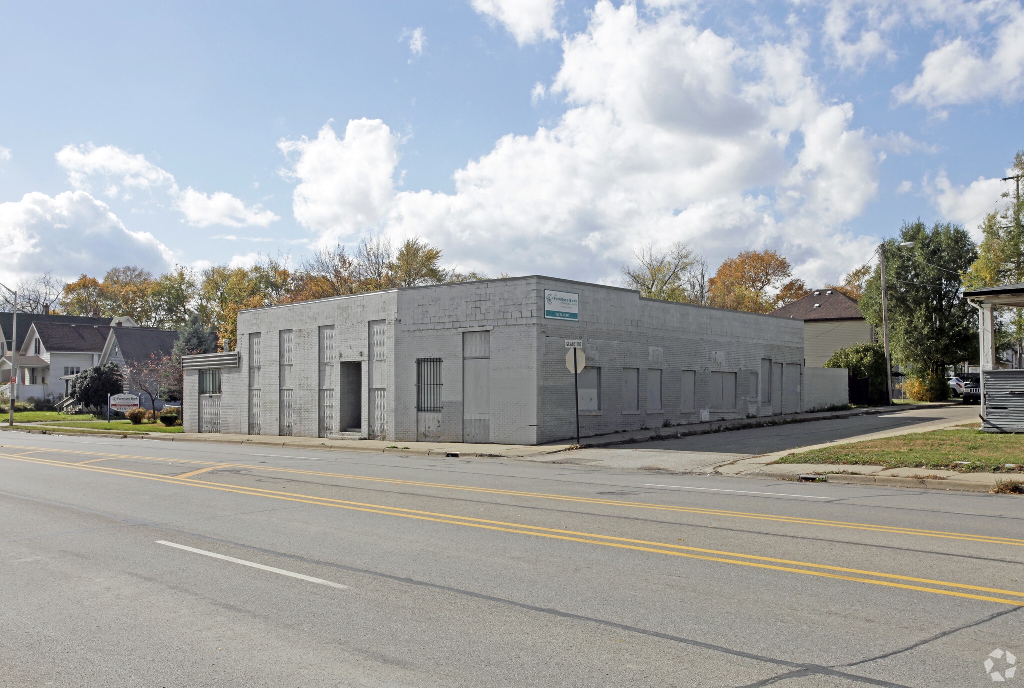 333 N Perry St, Pontiac, MI for sale Primary Photo- Image 1 of 3