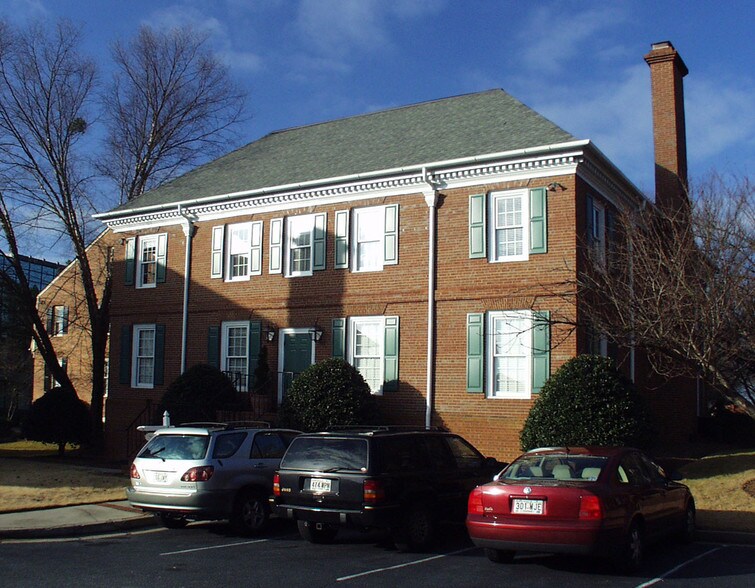 1827 Powers Ferry Rd SE, Atlanta, GA à louer - Photo du bâtiment - Image 3 de 40