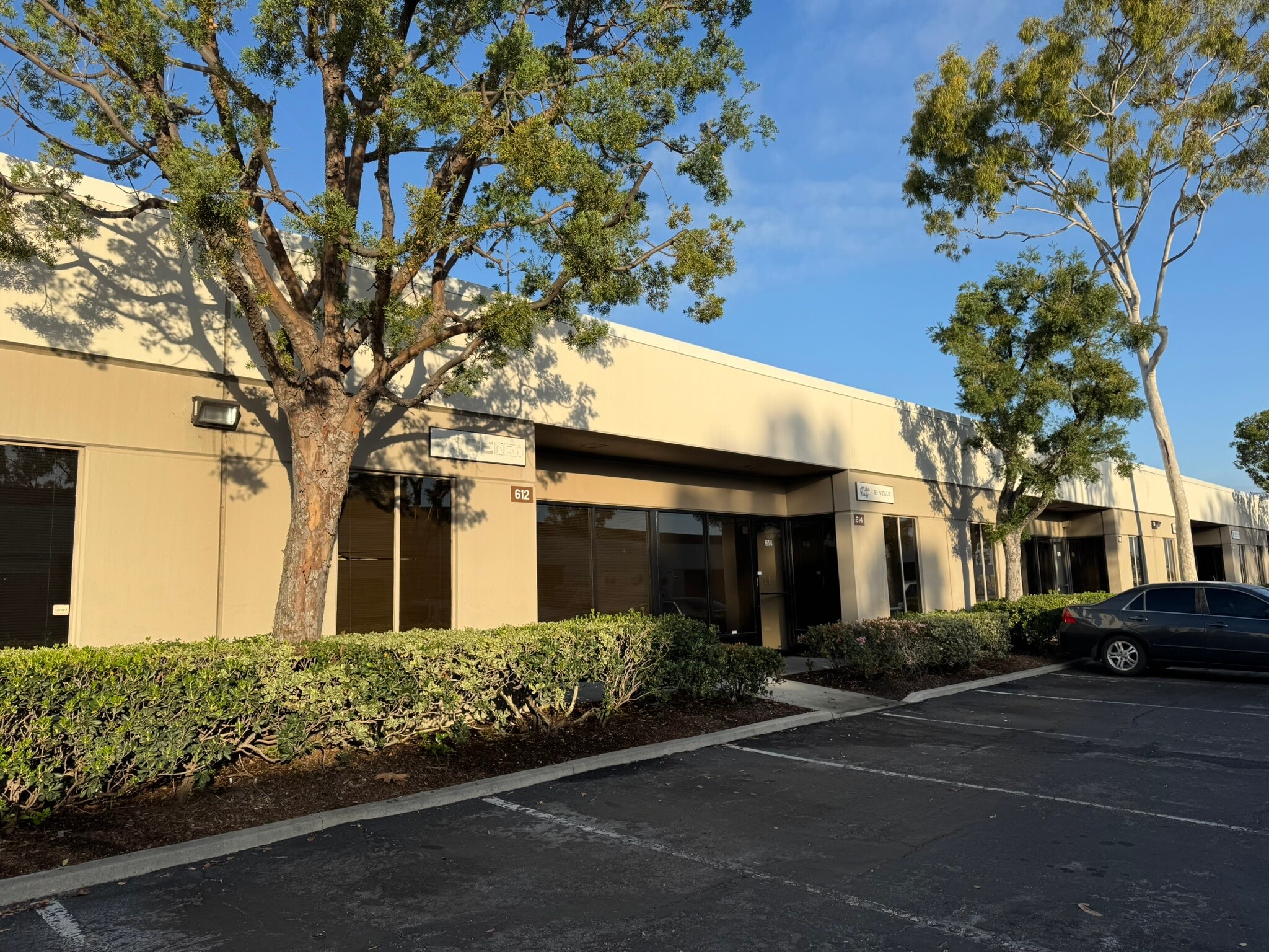 2633 E 28th St, Signal Hill, CA for lease Primary Photo- Image 1 of 20