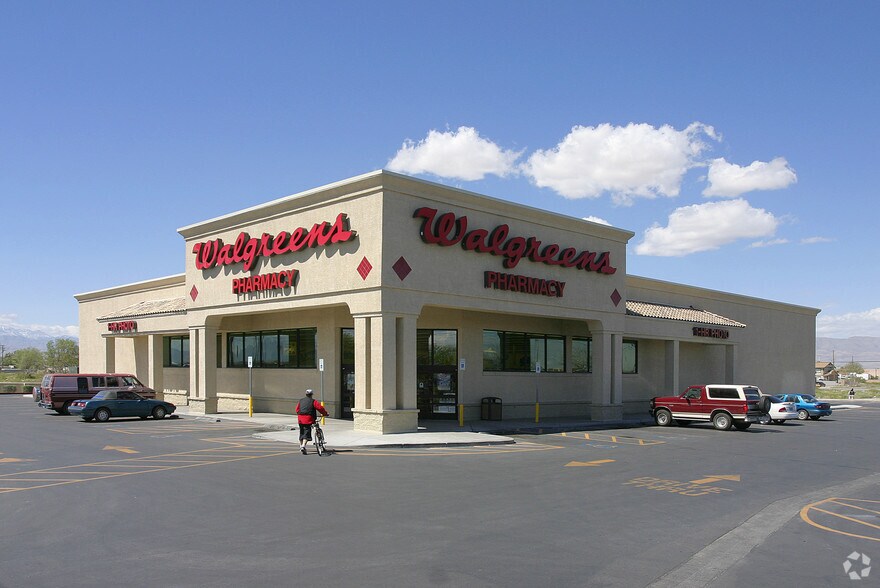 5082 E Lake Mead Blvd, Las Vegas, NV à louer - Photo du bâtiment - Image 2 de 5