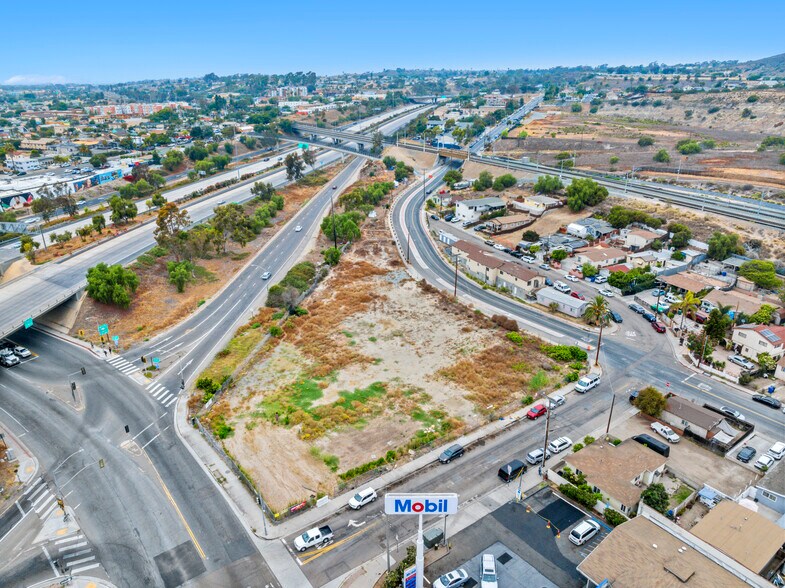 299 E San Ysidro Blvd, San Ysidro, CA à louer - Photo du bâtiment - Image 2 de 3