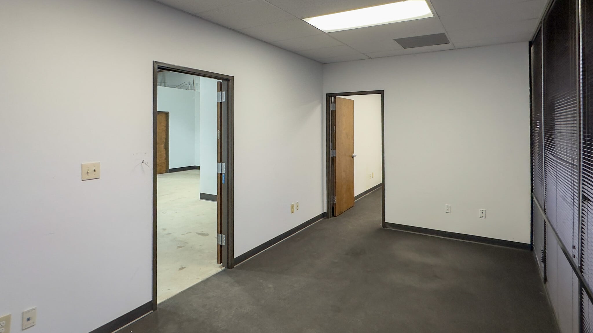 10737 W Gateway Blvd, El Paso, TX à louer Photo du bâtiment- Image 1 de 6