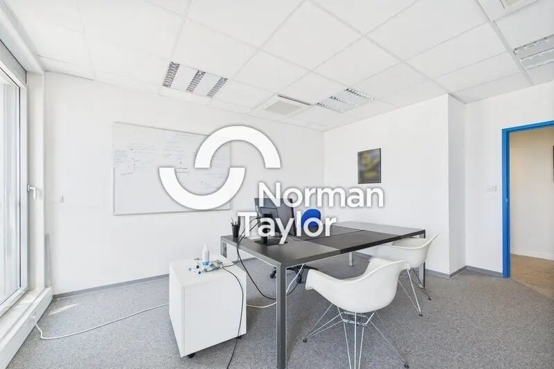 Office in Montpellier for lease - Building Photo - Image 3 of 12
