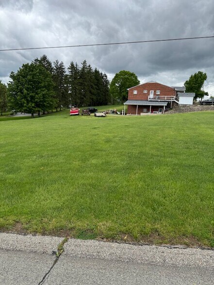 4 McCoy Ln, Washington, PA à vendre - Photo du bâtiment - Image 2 de 6