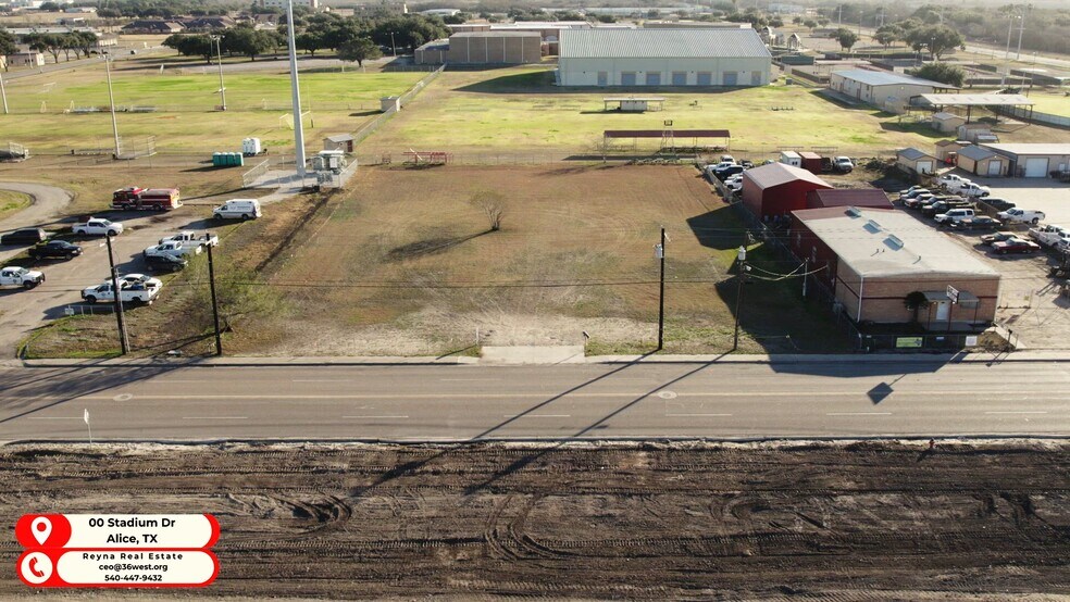 150 Stadium Dr, Alice, TX à louer - Vidéo sur l’inscription commerciale - Image 3 de 29