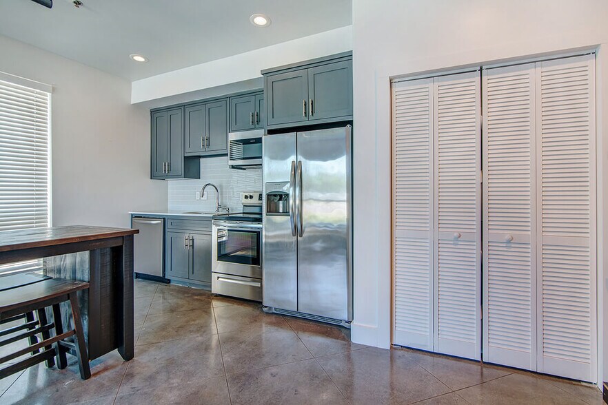 404 Industrial St, Denton, TX à vendre - Photo du bâtiment - Image 3 de 30