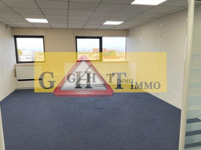 Office in Ivry-sur-Seine for lease - Interior Photo - Image 3 of 6