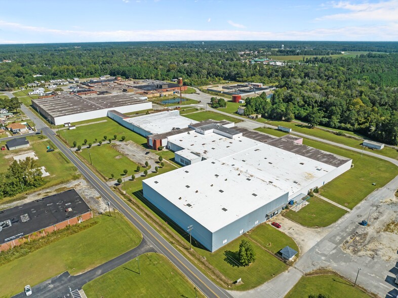 605 Old Wilmington Rd, Wallace, NC for lease - Aerial - Image 2 of 3