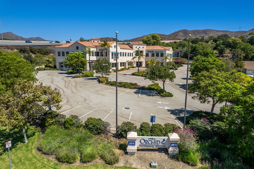 816 Camarillo Springs Rd, Camarillo, CA for sale - Building Photo - Image 1 of 15