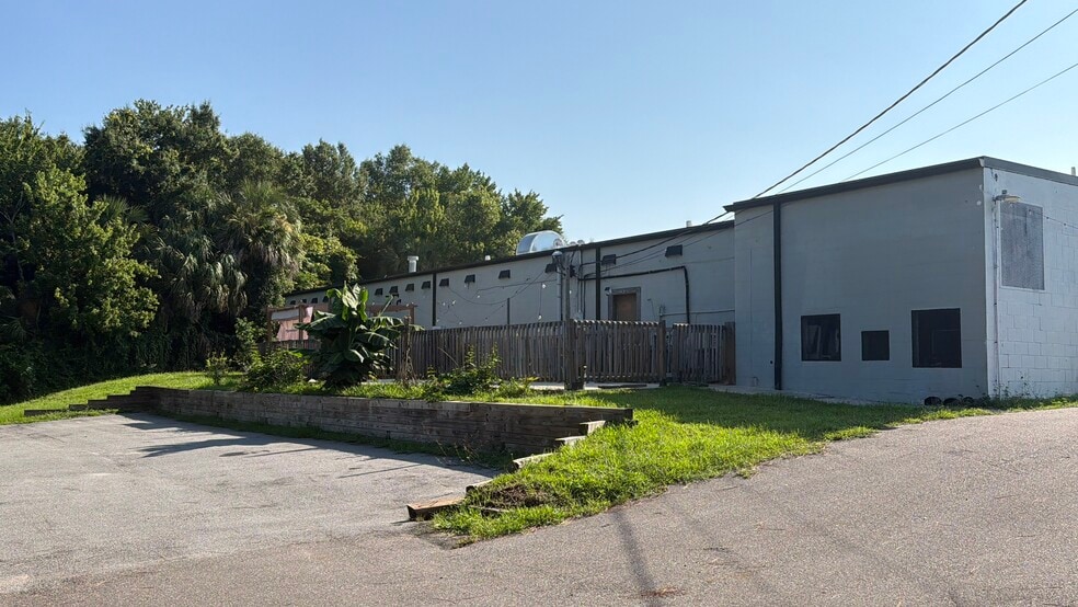 2986-2990 S Sanford Ave, Sanford, FL for lease - Building Photo - Image 3 of 14