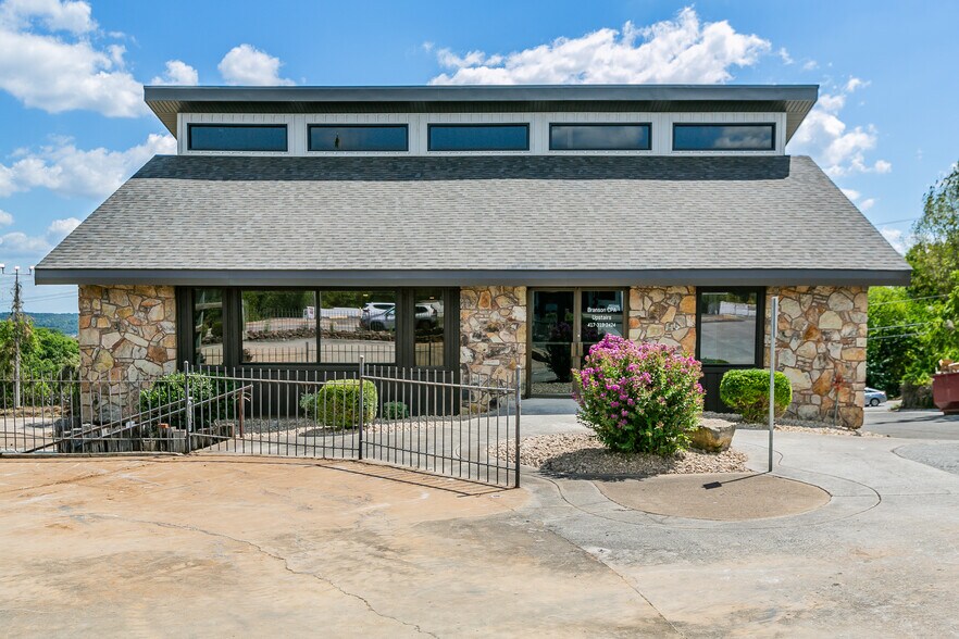 1116 W Highway 76, Branson, MO à louer - Photo du bâtiment - Image 1 de 48