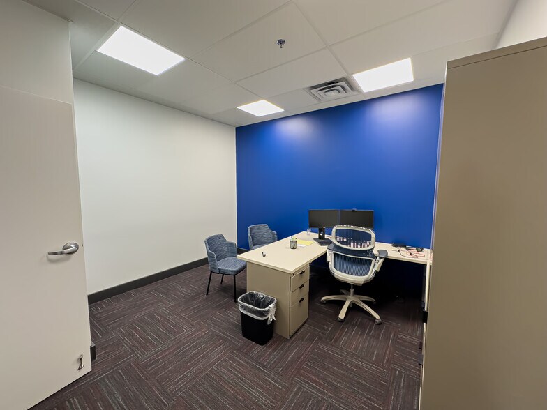 2080 Western Ave, Guilderland, NY à louer - Photo intérieure - Image 3 de 9