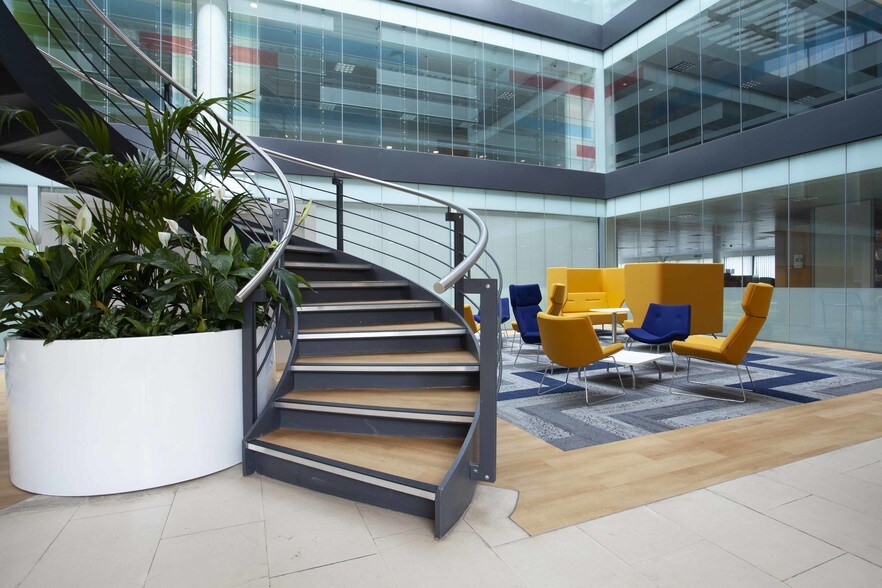 Bristol Rd, Bridgwater for lease - Lobby - Image 3 of 13