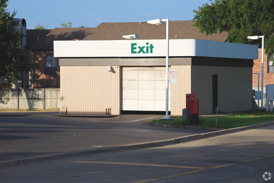 1401 Eastchase Pky, Fort Worth, TX for lease - Building Photo - Image 3 of 4