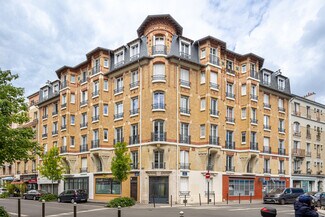 Plus de détails pour 34 Rue Yves Kermen, Boulogne-Billancourt - Commerce de détail à louer