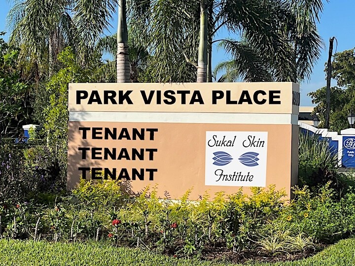 7980 S Jog Rd, Lake Worth, FL à louer - Photo du bâtiment - Image 3 de 4