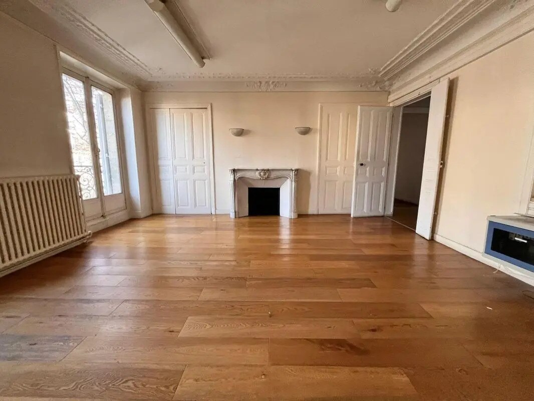 137 Boulevard De Magenta, Paris for lease Interior Photo- Image 1 of 8