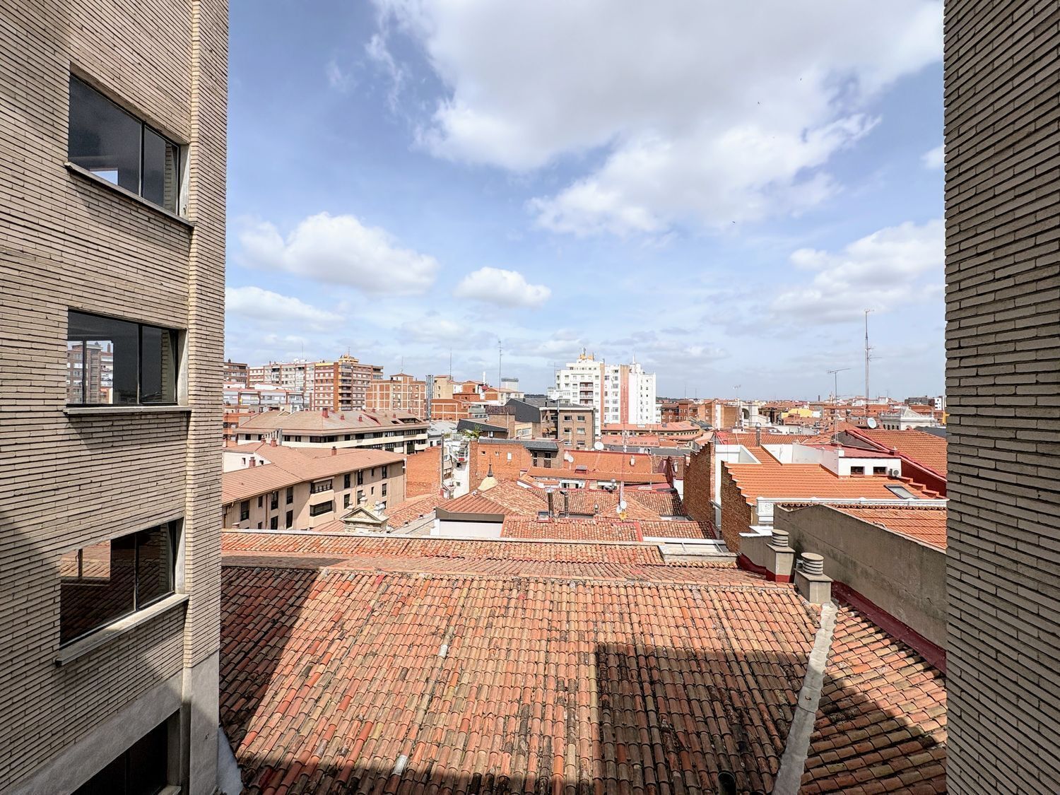 Calle Pasión, 13, Valladolid, Valladolid for lease Primary Photo- Image 1 of 43
