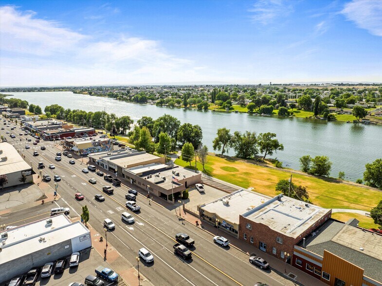 100 E Broadway Ave, Moses Lake, WA à louer - Aérien - Image 2 de 44